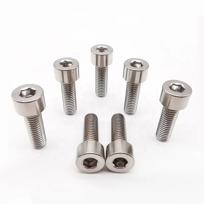 Болты из титана (с внешним шестигранником, внутренним шестигранником и т. д.).2